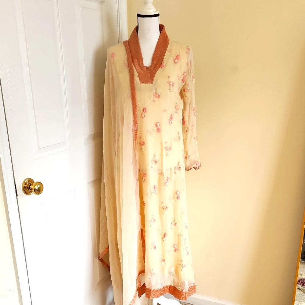 REENA Cream Pink Lace Embroidered Pakistani Long Dress Kurta 3 PC Outfit M